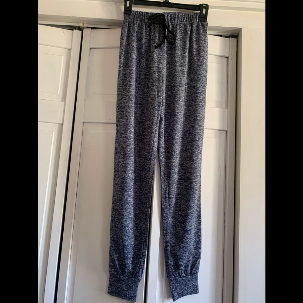 🌼 3/$18. NWOT Shein joggers size XS